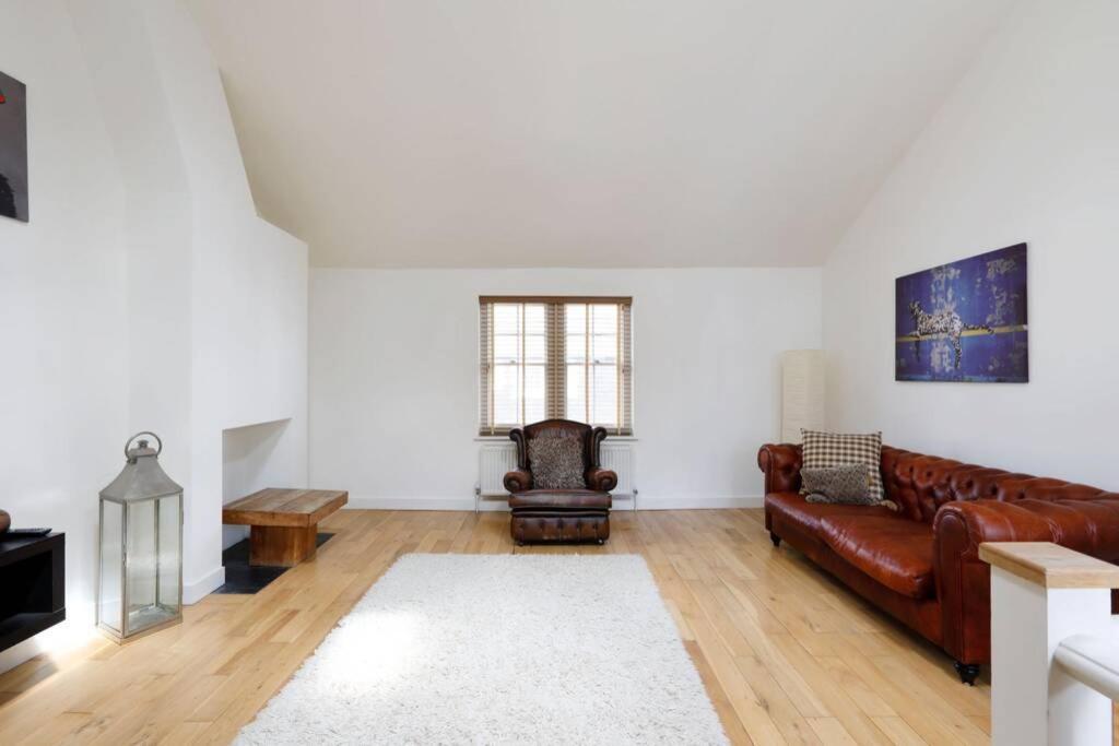 Beautiful 2 Bedroom Mews House With Parking By The Beach Hove Esterno foto